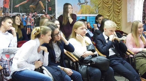 Школьники Западного округа приняли участие в заседании «Суда над табаком»