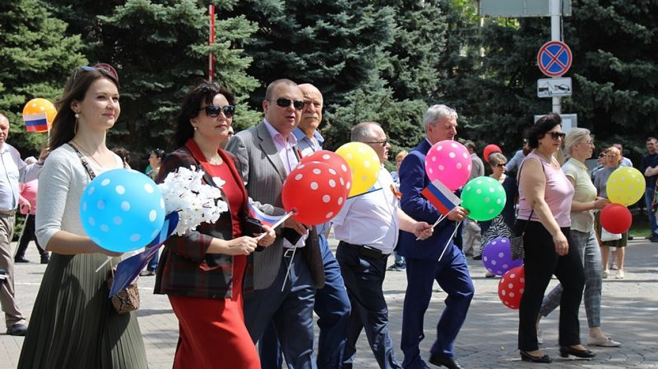 Жители Центрального округа приняли участие в первомайском шествии