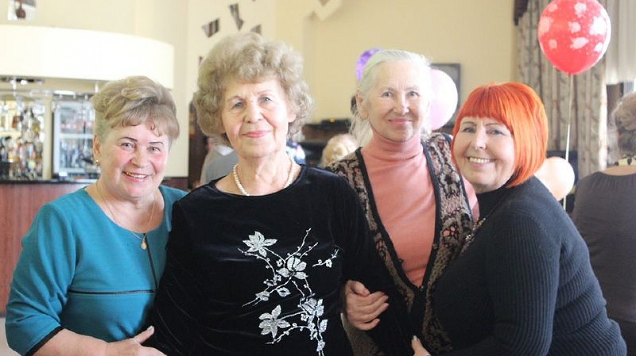 Общественниц Центрального округа поздравили с Международным женским днем