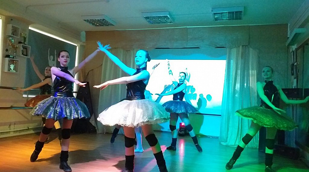 Ансамбль «Юность» Дома культуры Западного округа отметил полувековой юбилей