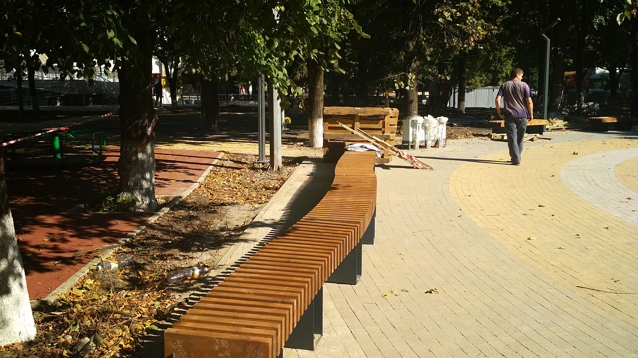Реконструкция сквера «Фестивального» близится к завершению