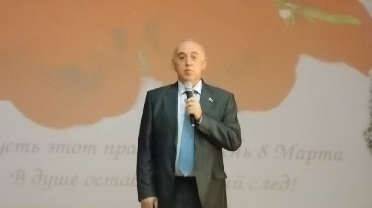 Общественниц избирательного округа № 35 поздравили с Международным женским днем