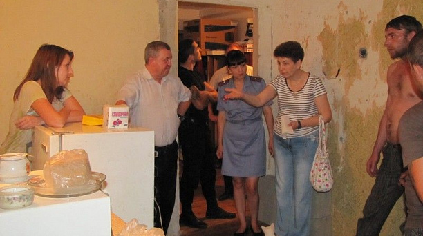 Вячеслав Литвинов посетил неблагополучные семьи