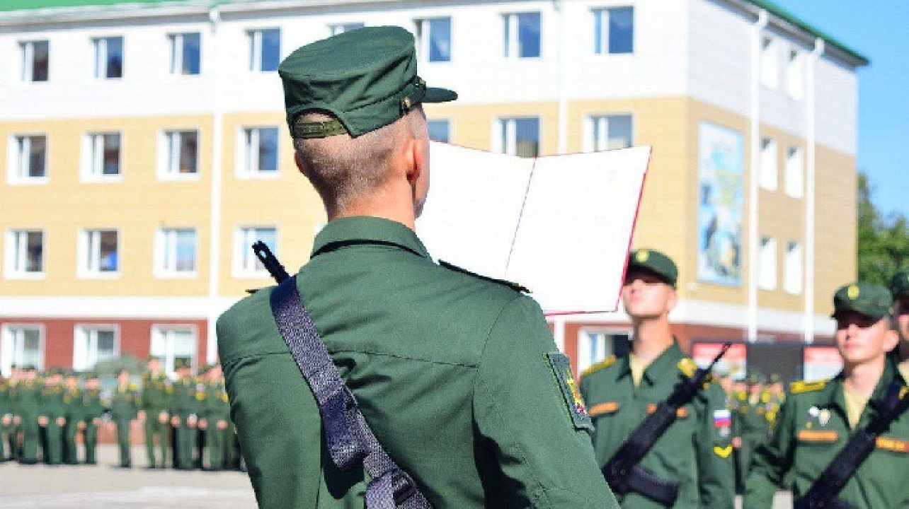Фото: https://moydom.ru/news/society/kostromskie-vypuskniki-mogut-podat-dokumenty-na-postuplenie-v-voennye-vuzy-19850
