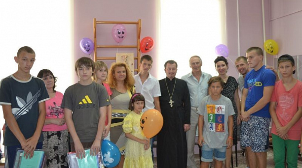В Краснодаре прошла акция «Соберем детей в школу»