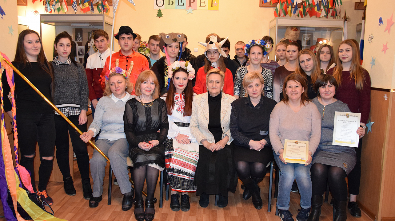 Молодёжный клуб «Оберег» посвятил своё очередное заседание зимним обычаям и традициям славян.JPG