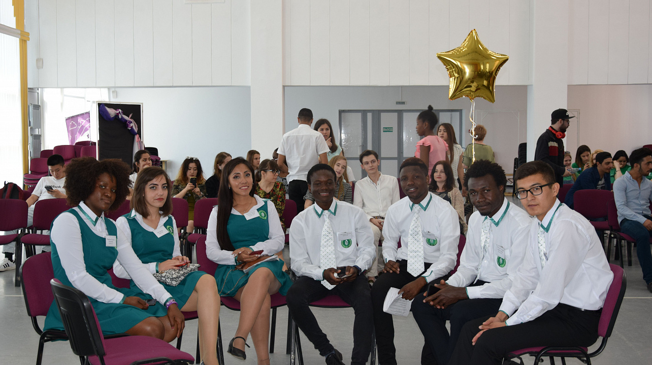 Традиционную Олимпиаду по русскому языку среди иностранных учащихся посвятили 220-летию со дня рожден.JPG