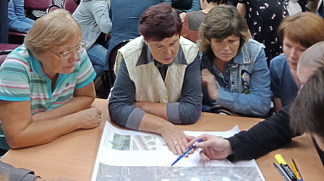 Жители избирательного округа № 14 обсудили судьбу Николаевского бульвара