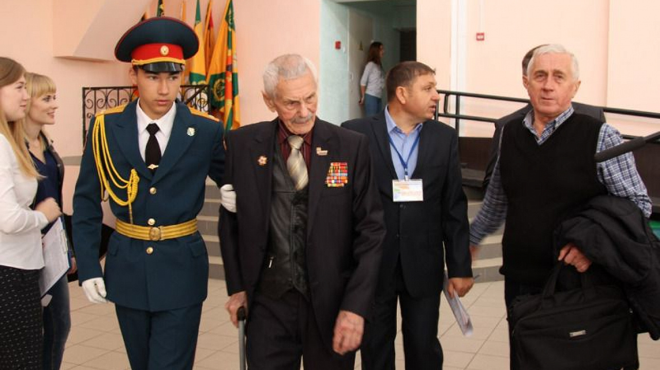 Растим и воспитываем будущих патриотов.jpg