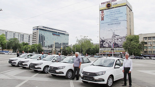 Евгений Первышов вручил ключи от пяти новых автомобилей ветеранским организациям Краснодара