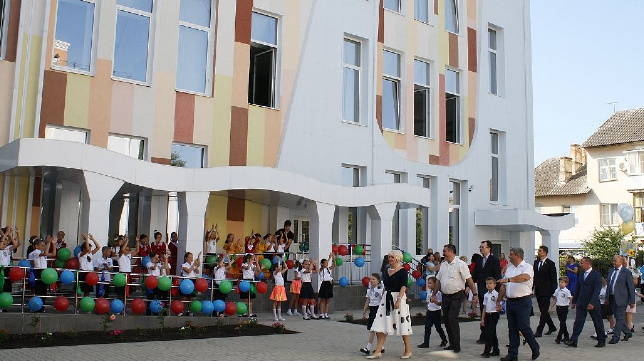 В школах Западного округа прозвенел «первый звонок»