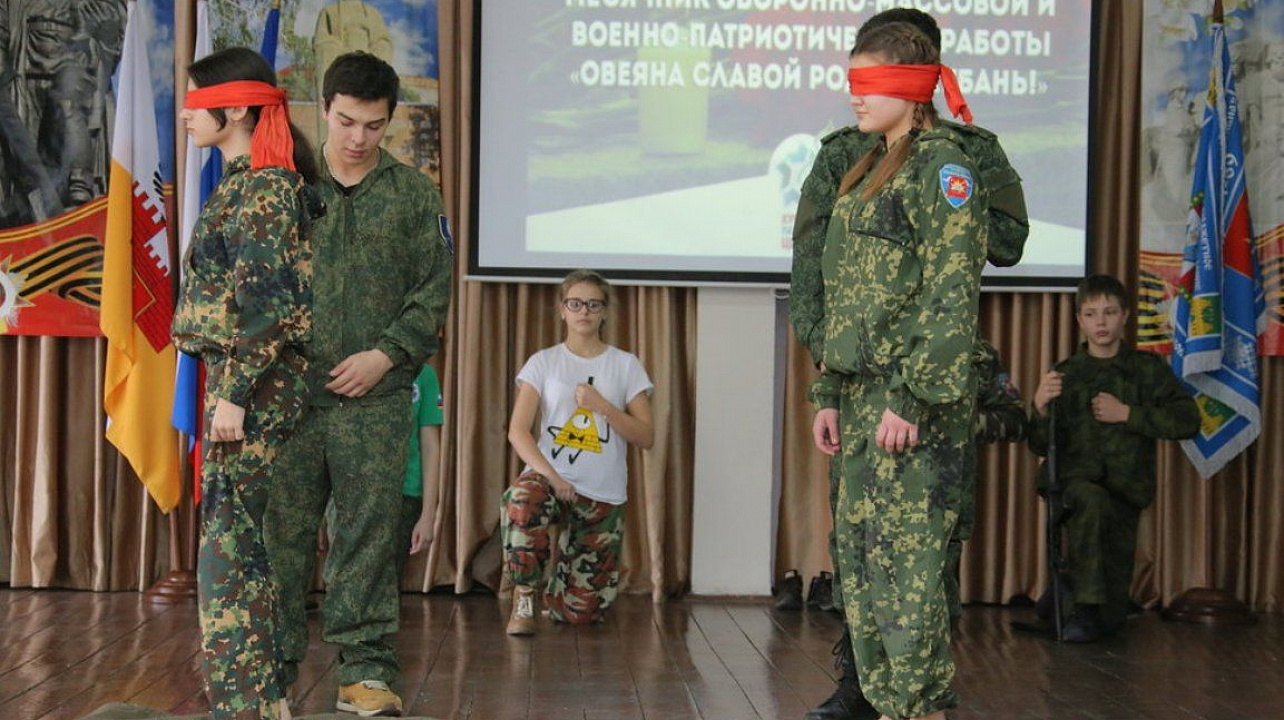 В Школе № 89 прошла торжественная церемония по присвоению классам школы имен Героев Отечества