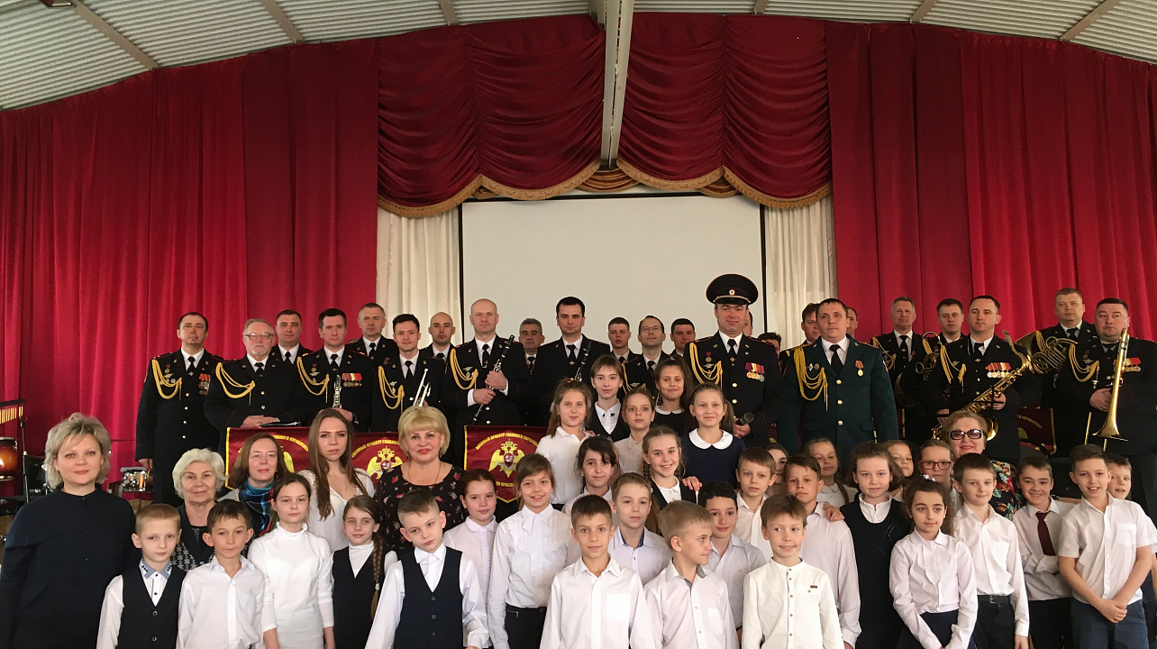 Духовой оркестр «Росгвардии» дал концерт для жителей Прикубанского округа