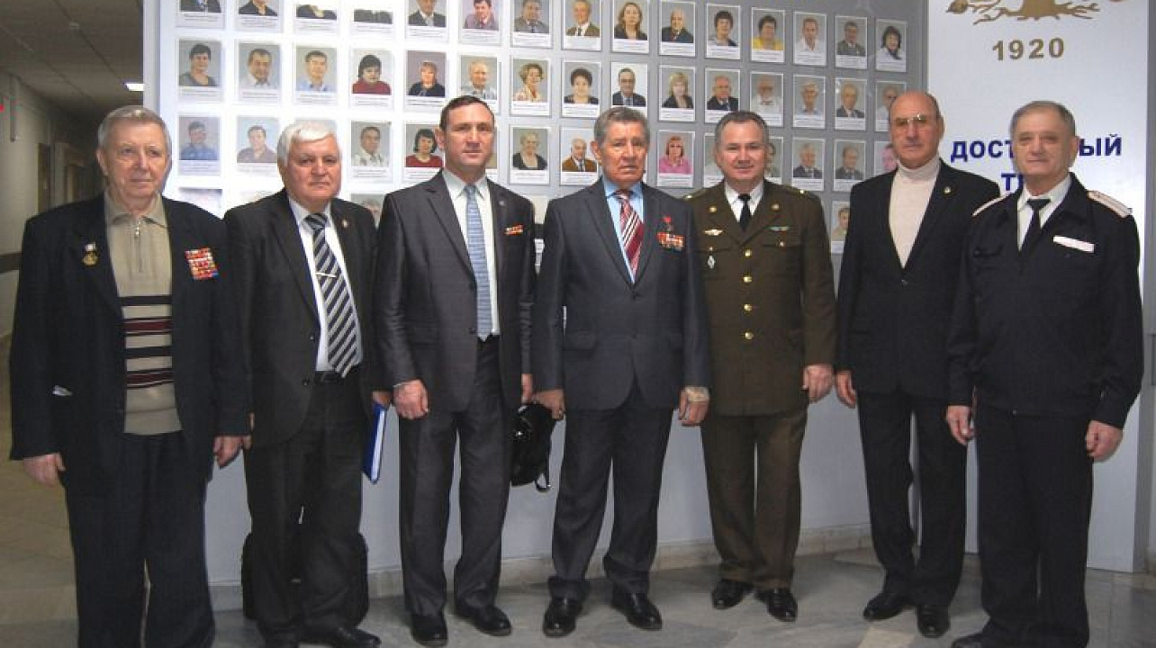 В КубГУ прошел круглый стол с участием городской организации ветеранов..jpg