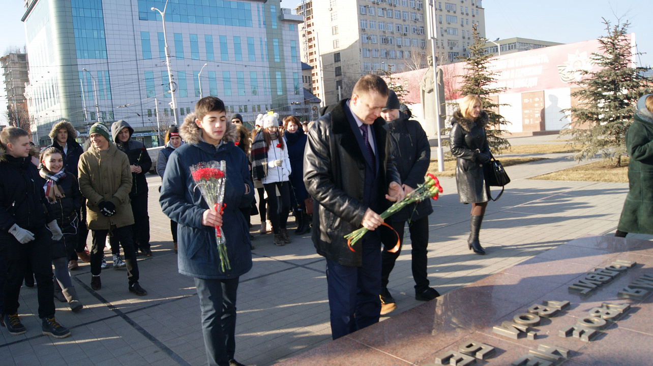 В Западном округе прошли торжественные возложения цветов в рамках 74-й годовщины освобождения Краснодара от немецко-фашистских захватчиков