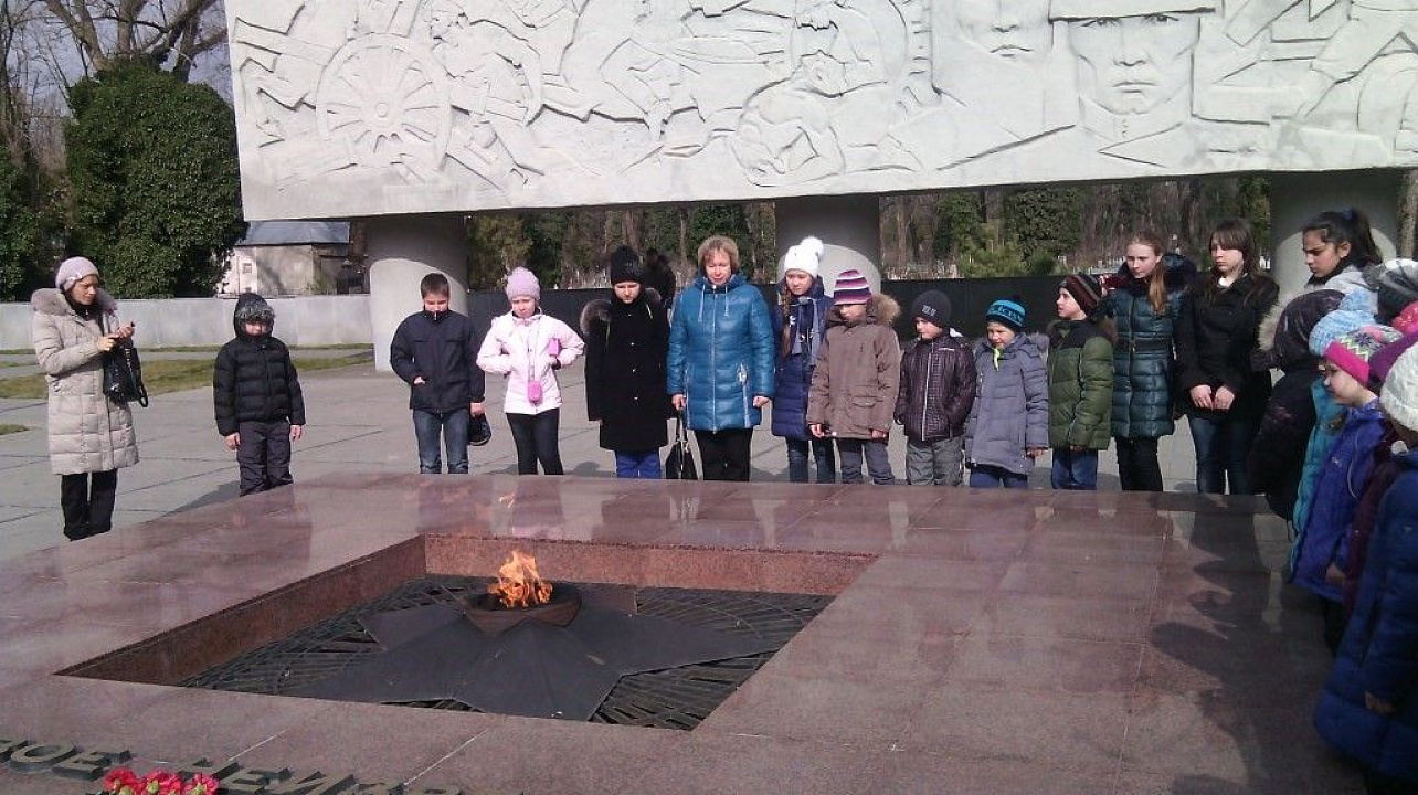 В школе №79 прошли Уроки мужества, посвященные Всероссийской инициативе «Горячее сердце»