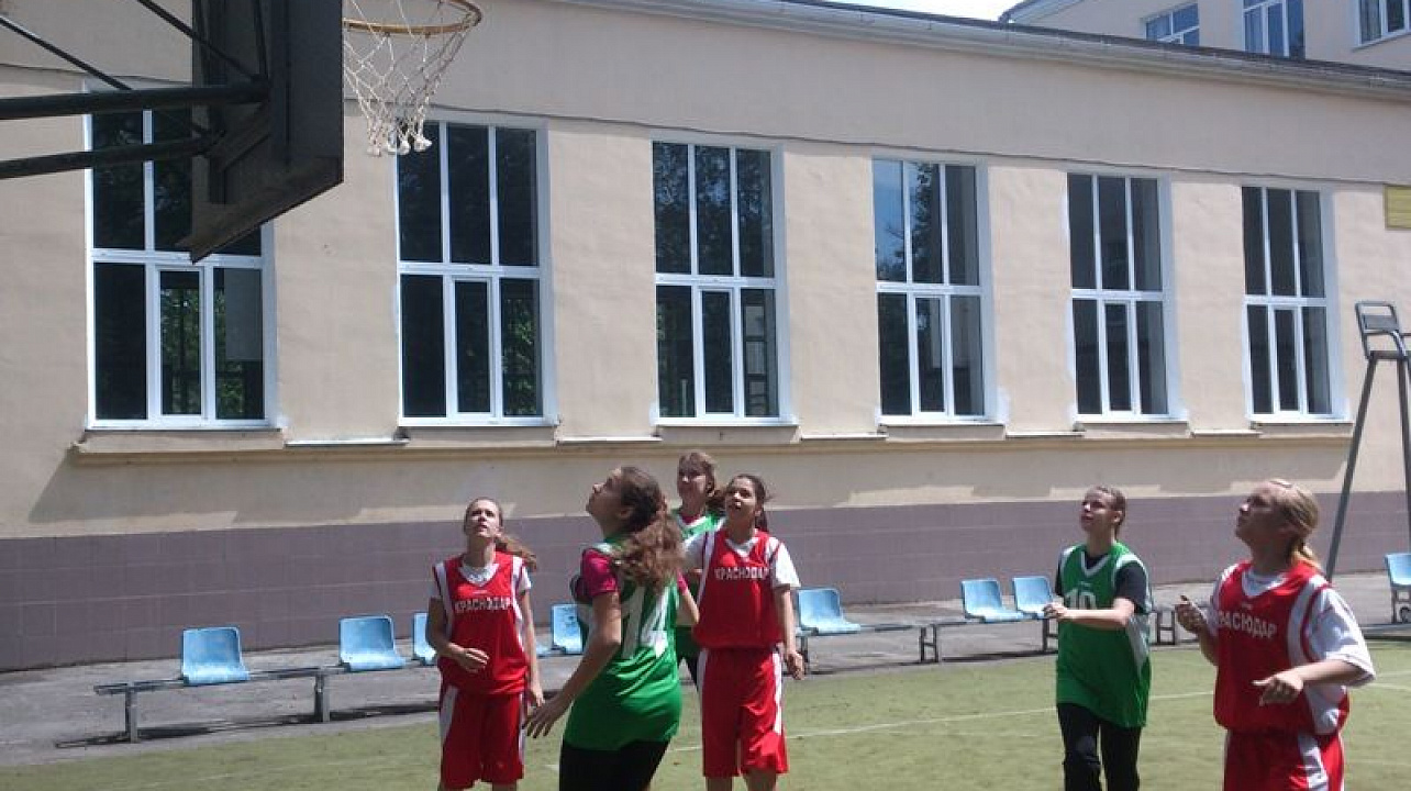 В Центральном округе состоялся турнир по уличному баскетболу