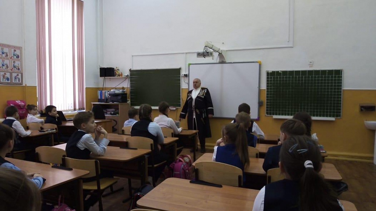 Урок мужества прошел в «казачьей» школе № 60