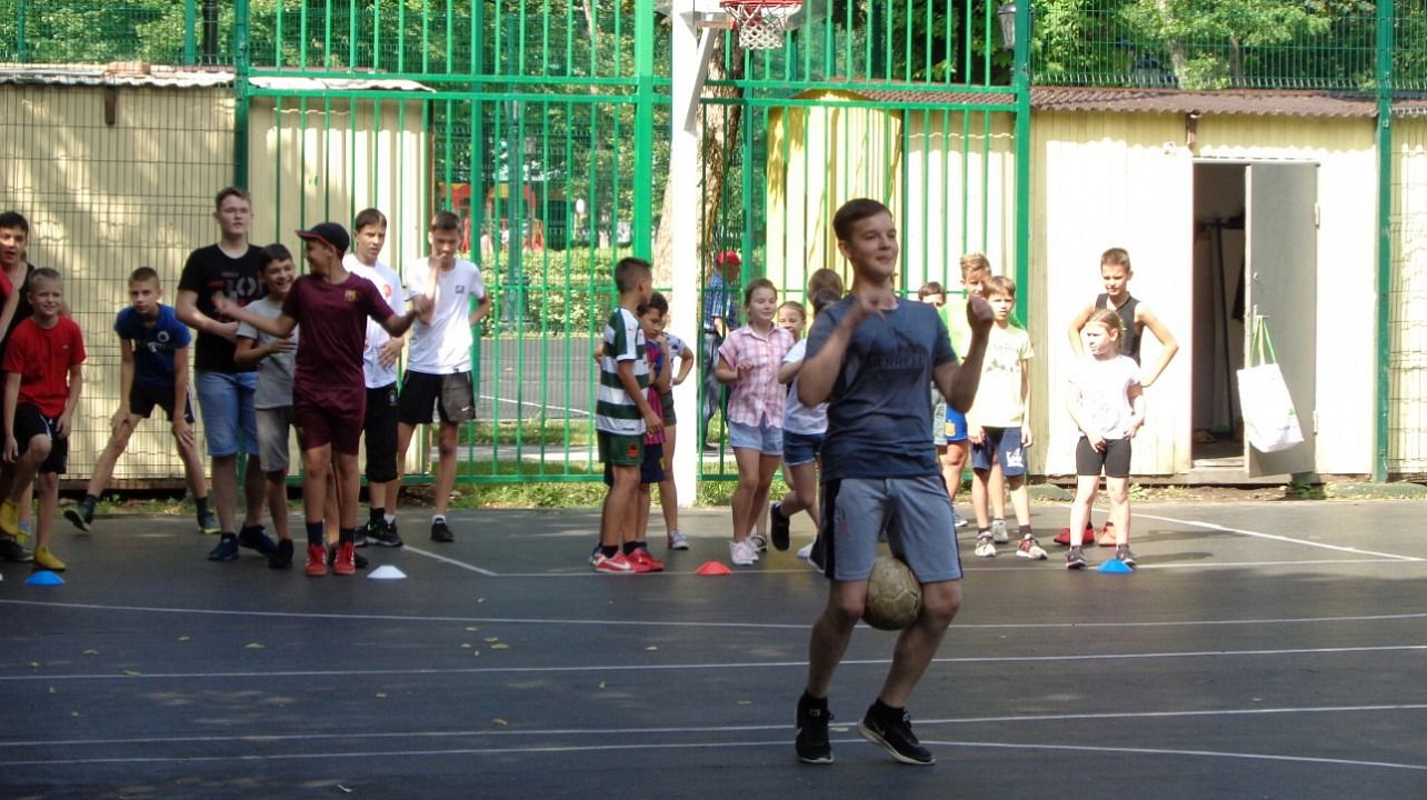 В сквере «Дружбы»  прошел спортивный праздник