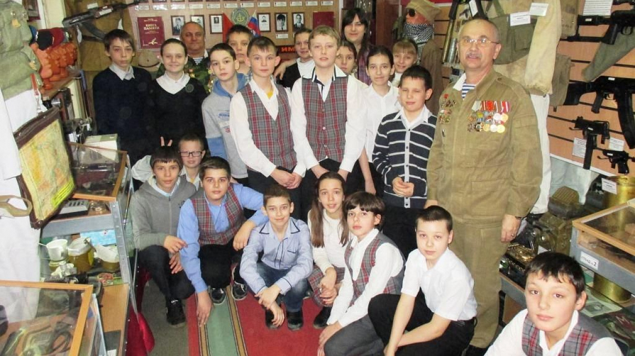 Шестиклассники школы №42 Прикубанского округа посетили музей «Боевой славы» воинов-интернационалистов