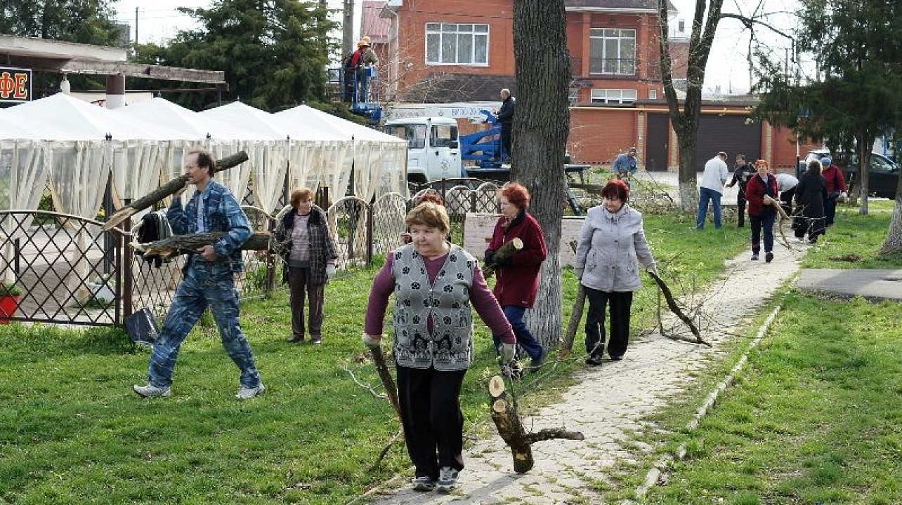 В Центральном округе прошел субботник