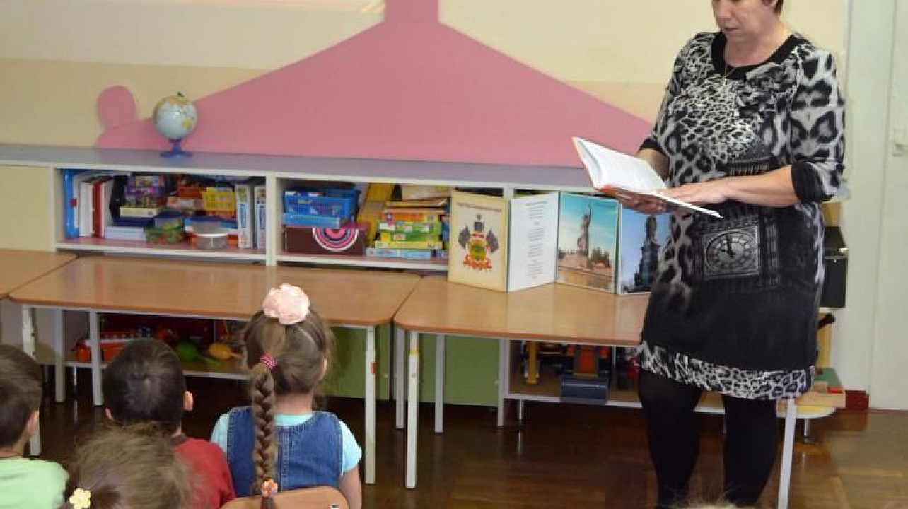 В детском саду Западного округа прошли занятия «Защитники земли русской»