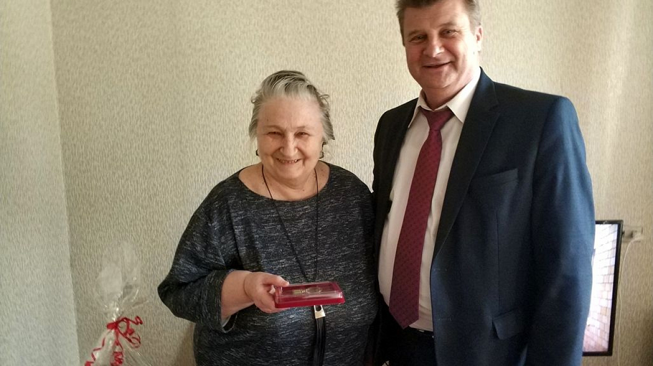 Ветеранам — блокадникам Западного округа вручили юбилейные медали