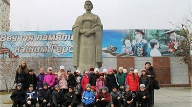 Учащиеся прикубанской школы №1 побывали с экскурсией по местам боевой славы Краснодара