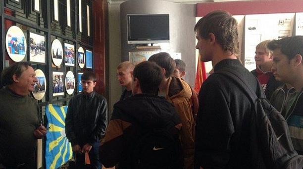 Будущие защитники Отечества познакомились с особенностями быта военнослужащих