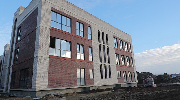 Глава Краснодара осмотрел ход строительства школы на 1550 мест в районе ул. им. Лизы Чайкиной 