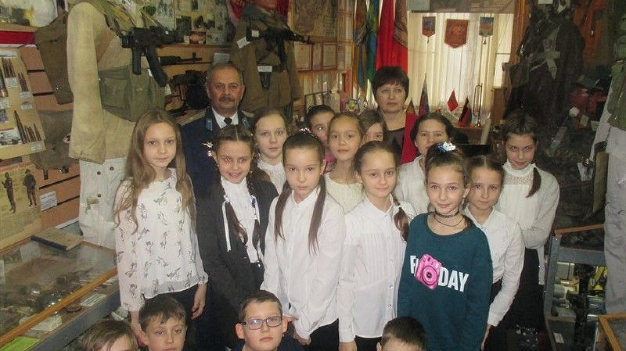 Ученики школы № 94 посетили музей Боевой славы в Прикубанском внутригородском округе.jpg