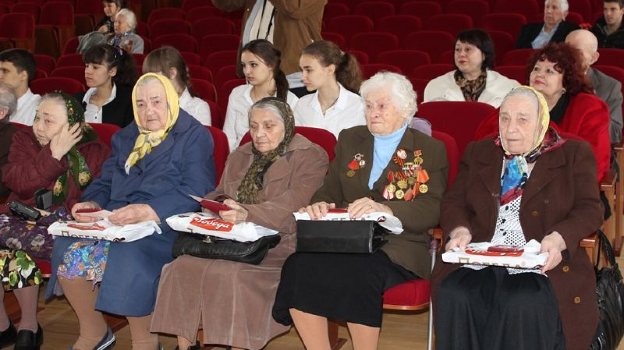 В администрации Центрального округа состоялось торжественное вручение юбилейных медалей