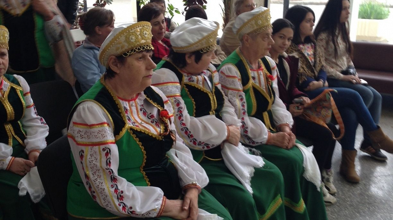 Творческие коллективы Центра культуры и досуга Прикубанского округа дали концерт в честь дня местного самоуправления