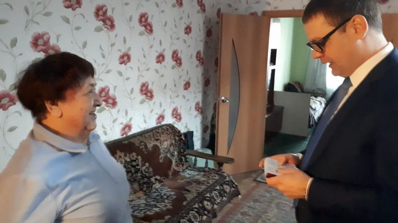 Ветеранам — блокадникам Западного округа вручили юбилейные медали