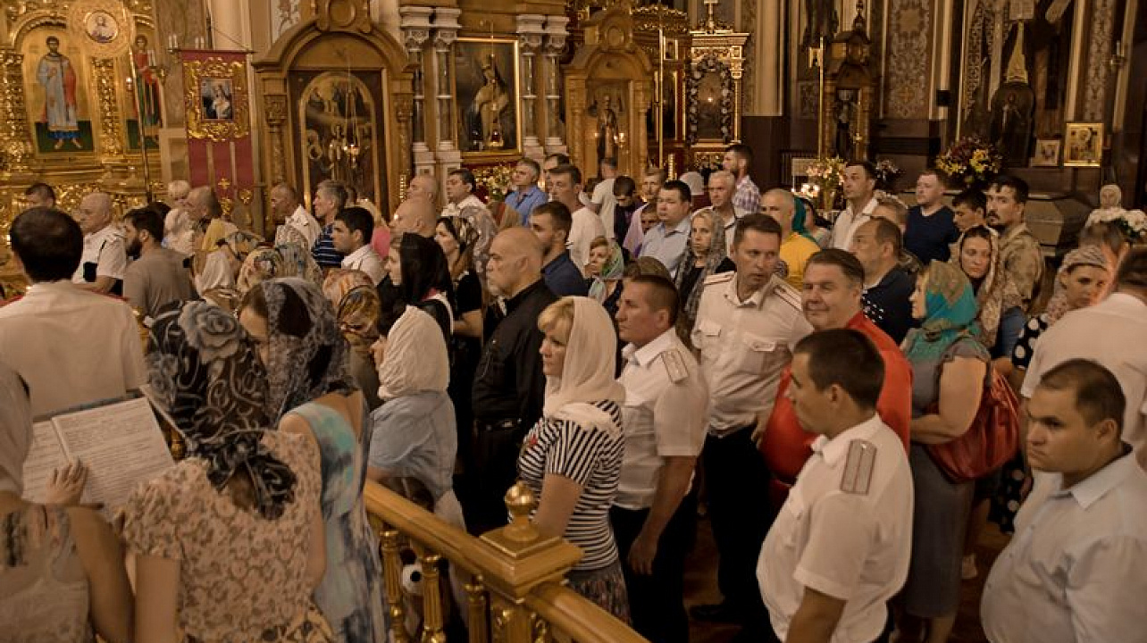 Казаки прикоснулись к мощам