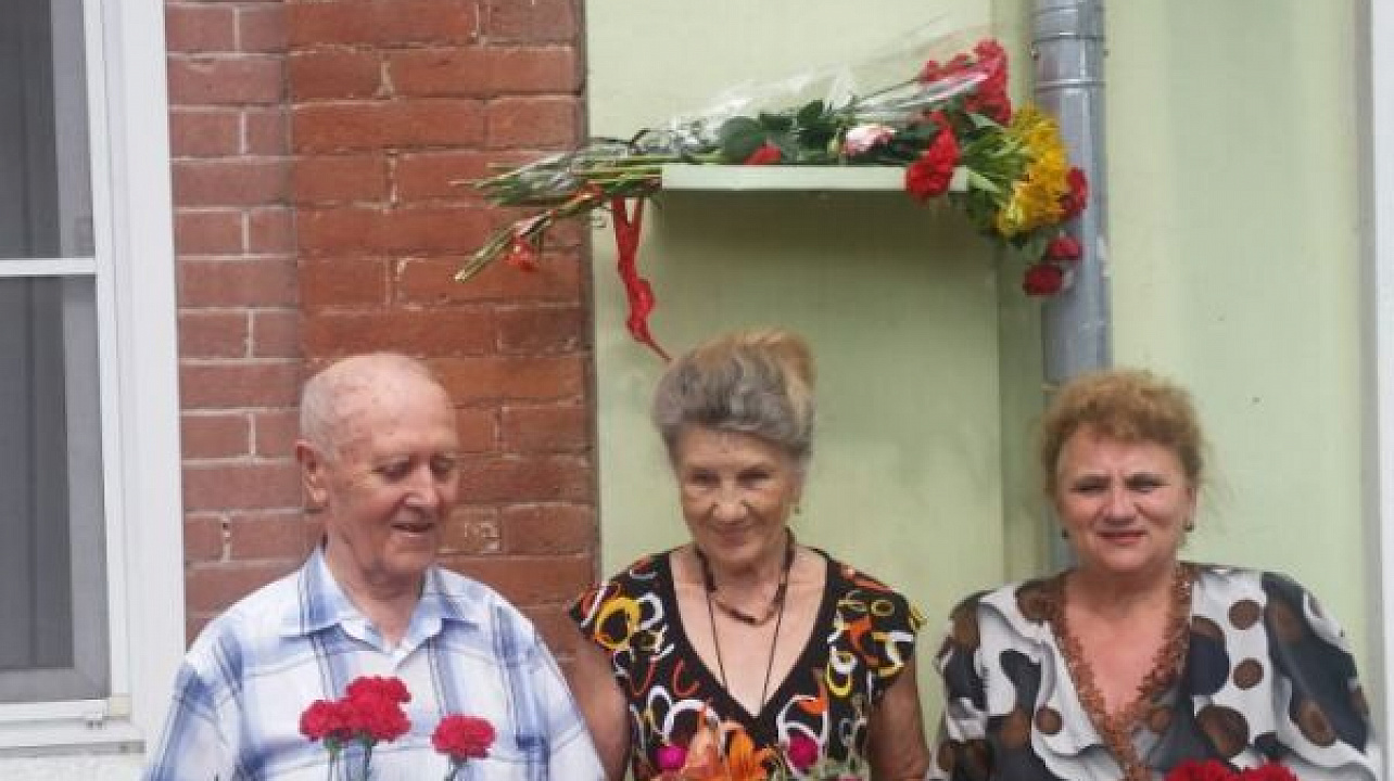 У всех мемориалов и памятных досок Центрального округа прошли церемонии возложения цветов