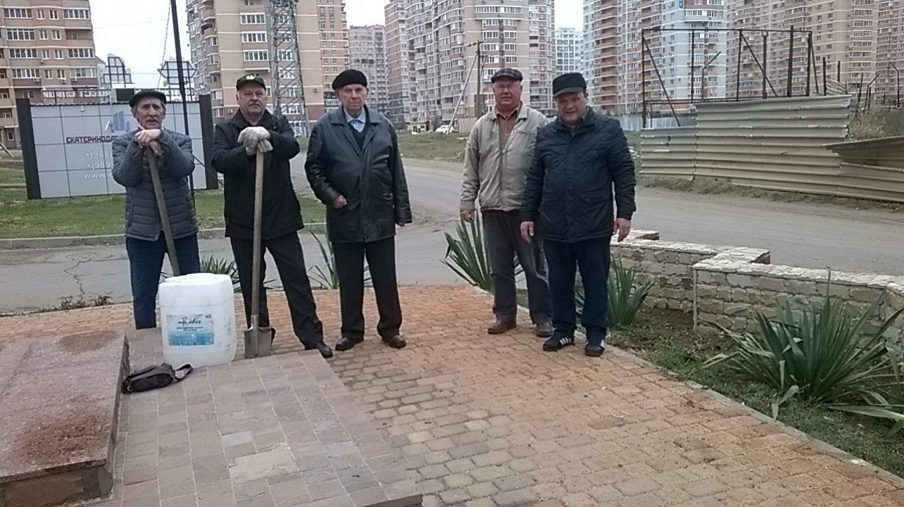 На Аллее «Памяти чернобыльцев» высадили зелёные  насаждения