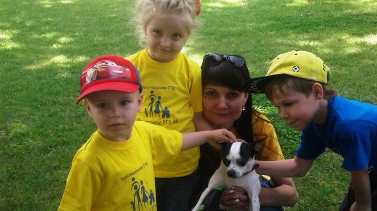 В Парке 30-летия Победы прошёл конкурс рисунков на асфальте «Профсоюз — это круто!»