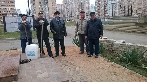 На Аллее «Памяти чернобыльцев» высадили зелёные  насаждения