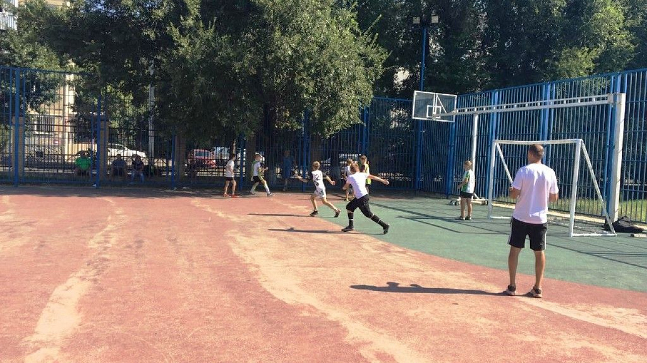 В Западном округе стартовал турнир по мини-футболу
