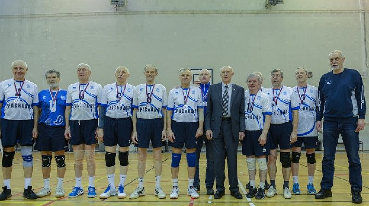 Краснодарские спортсмены приняли участие в Кубке России по волейболу среди ветеранов.jpg