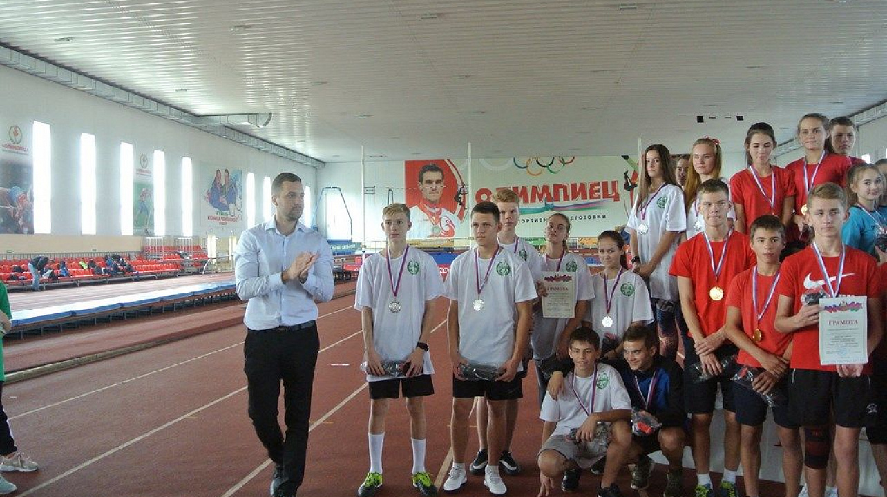 Школьники Западного округа  выиграли "серебро" в спортивных соревнованиях