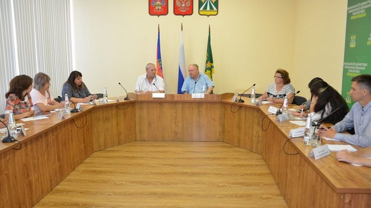 Движение «Содружество» приняло участие в обсуждении молодёжной политики в Крымском районе.jpg