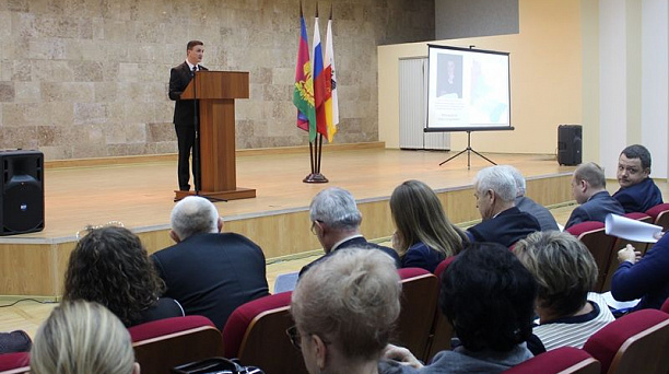 Депутаты Законодательного Собрания Краснодарского края и городской Думы Краснодара отчитались перед жителями Центрального округа