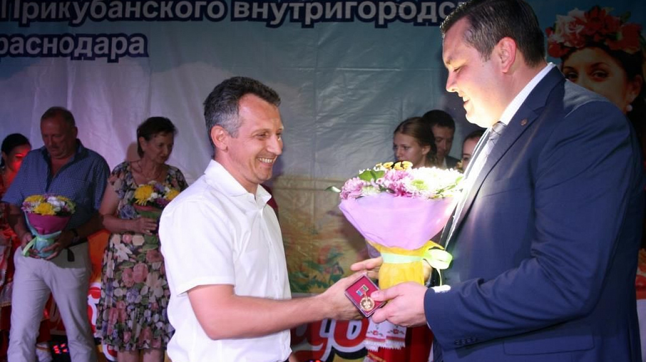 В сквере Фестивальном ко Дню города открыли отреставрированный фонтан