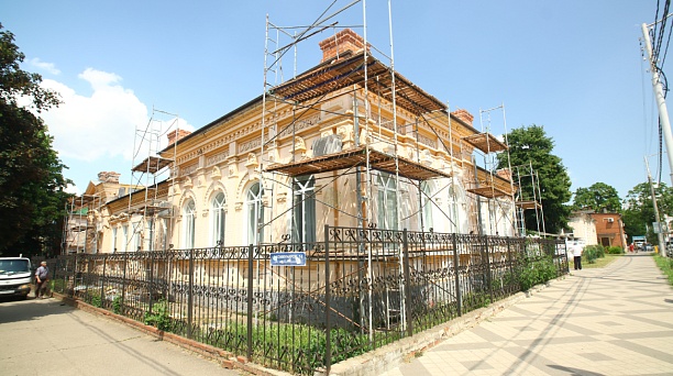 Евгений Наумов: В течение 2024 года были отремонтированы 103 соцобъекта и учреждения культуры