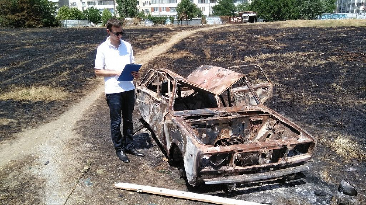 В Западном округе прошел мониторинг улиц с целью выявления и уборки транспортных средств, брошенных собственниками