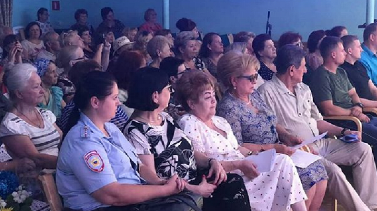 В Межшкольном эстетическом центре состоялся отчёт депутатов Городской Думы Краснодара