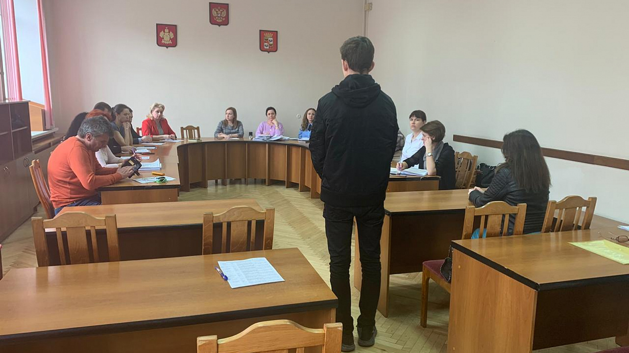 Комиссия по делам несовершеннолетних и защите их прав при администрации Западного округа  обсудила вопросы наставничества