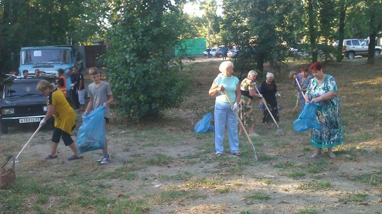 Жители Центрального округа приняли участие во Всероссийском экологическом субботнике